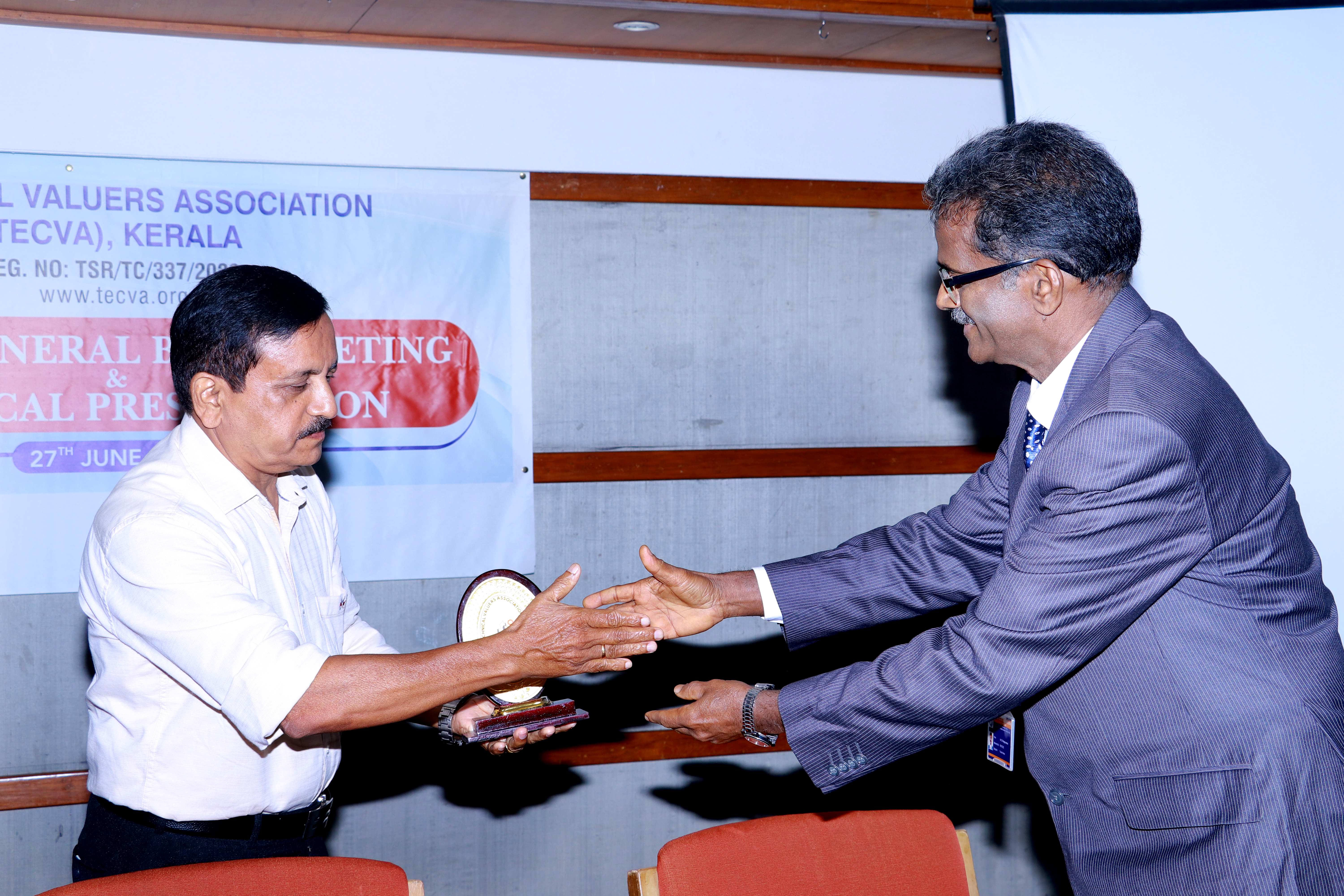 Memento to Guest of Honour Shri. A.P. RAMACHANDRAN.